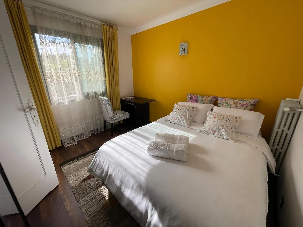 Charming Ac 2-Bedroom Apartment Antibes City Center Family, Couples Friendly