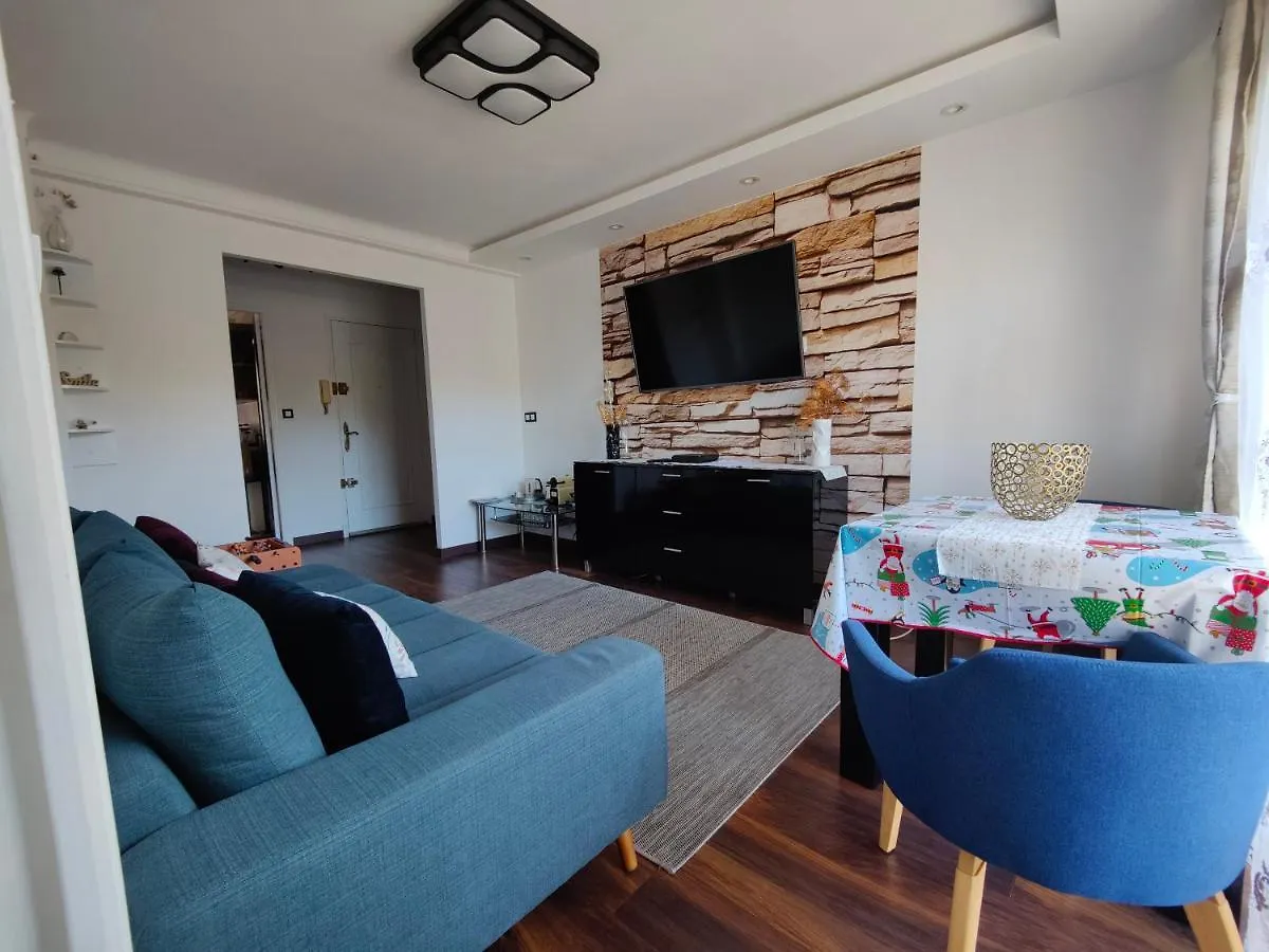 Charming Ac 2-Bedroom Apartment Antibes City Center Family, Couples Friendly