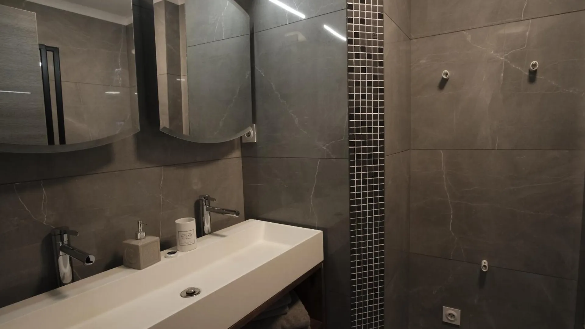 Charming Ac 2-Bedroom Apartment Antibes City Center Family, Couples Friendly Francia